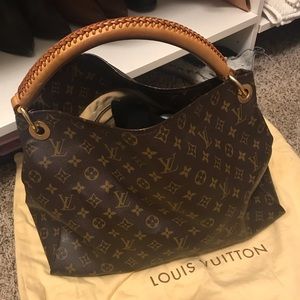 AUTHENTIC LOUIS VUITTON - Artsy MM